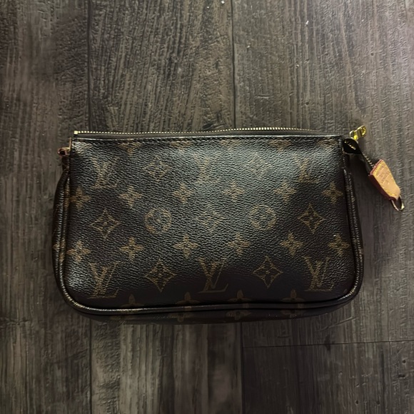 Louis Vuitton Pochette - Picture 2 of 4